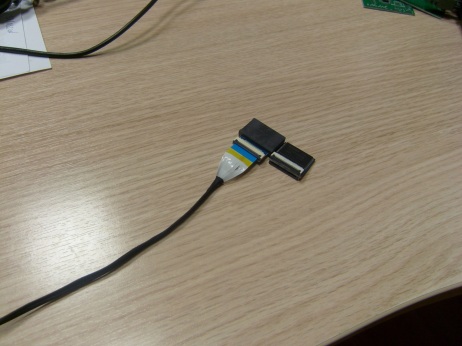 File:Connect NAND clips - clip + NAND board.jpg