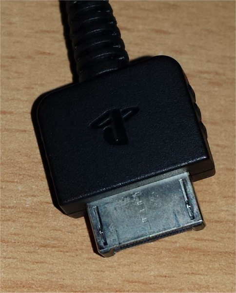 File:Ethernet Adaptor - UETA-W07 - connector.jpg